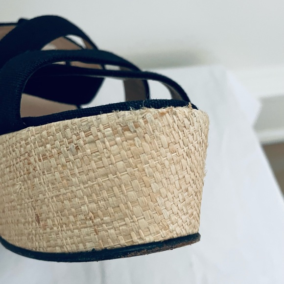 Authenticated Christian Louboutin Platform Wedges Black with Raffia EU 39 - Picture 9 of 12